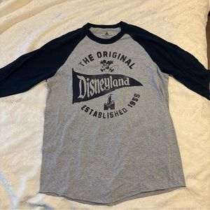 Disneyland Disney Parks World Navy Gray Retro Style Baseball Tshirt Men’s XL